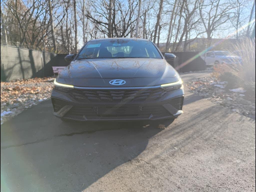 2025 Hyundai Elantra Hybrid SEL Sport FWD