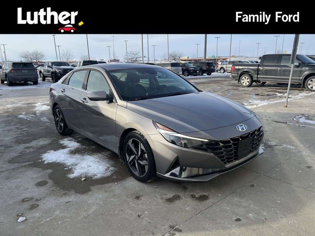 2022 Hyundai Elantra SEL FWD