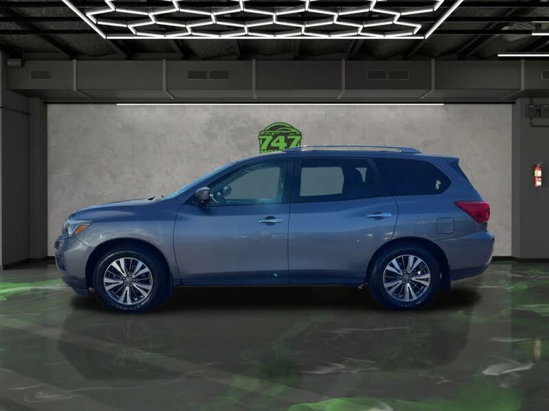 2017 Nissan Pathfinder SL