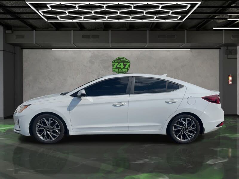 2020 Hyundai Elantra Limited FWD