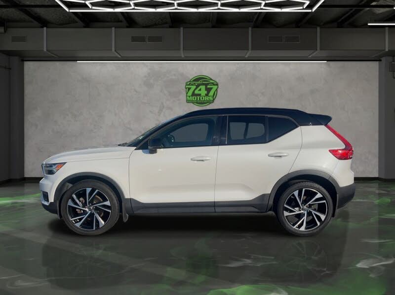 2020 Volvo XC40 T4 R-Design FWD
