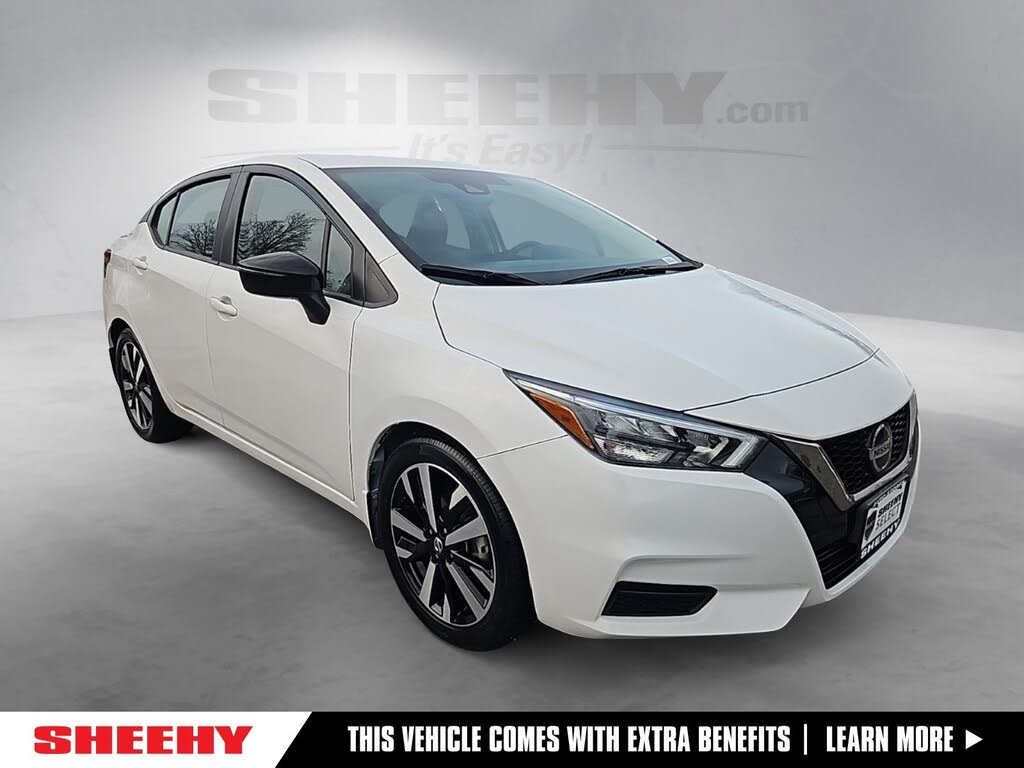2022 Nissan Versa SR FWD