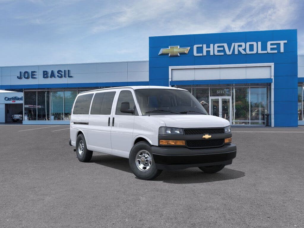 2025 Chevrolet Express 3500 LS RWD