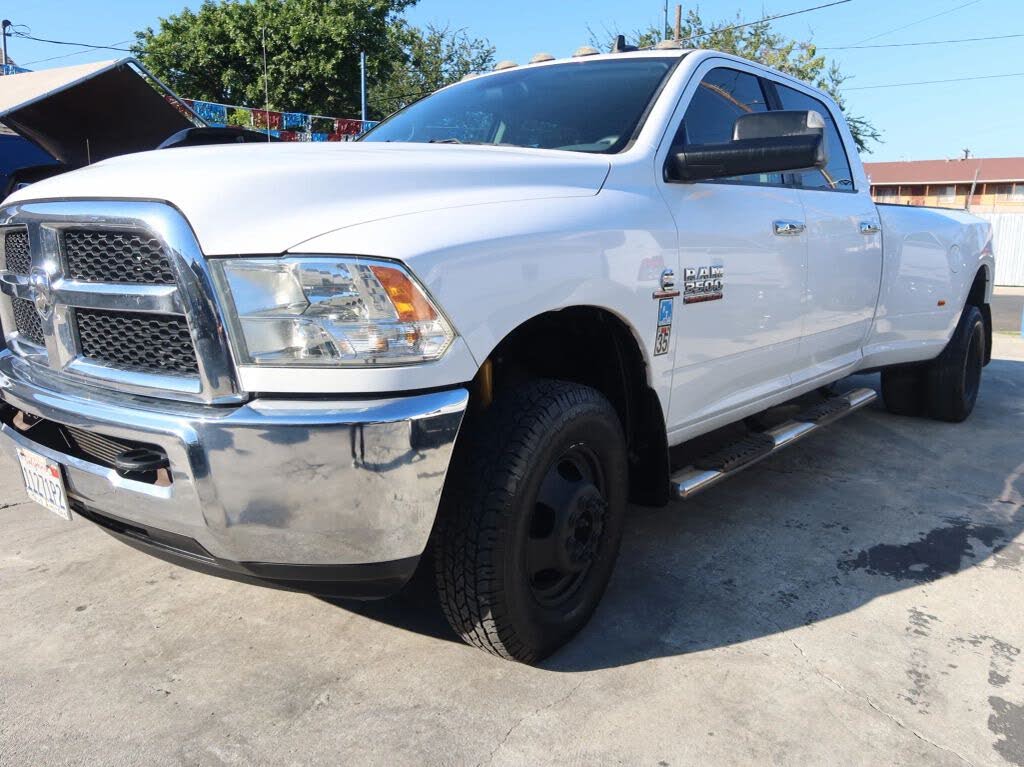 2016 RAM 3500 SLT Crew Cab LB DRW 4WD