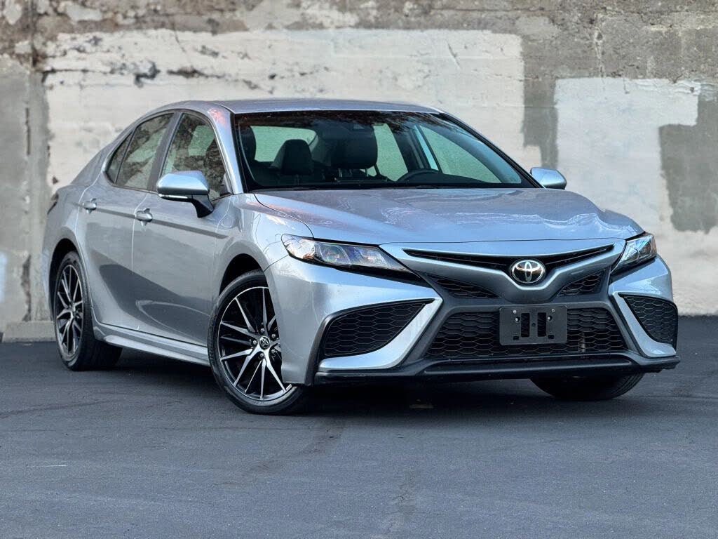 2022 Toyota Camry SE FWD