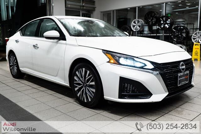 2023 Nissan Altima 2.5 SV FWD