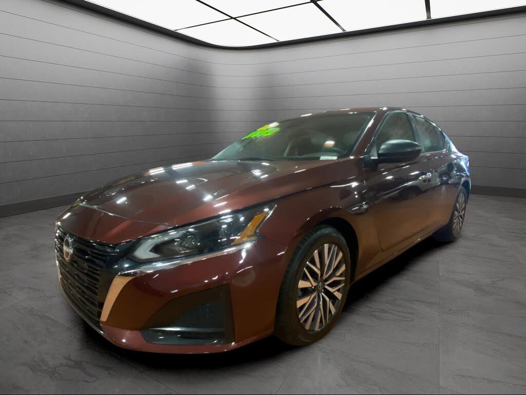 2024 Nissan Altima 2.5 SV FWD