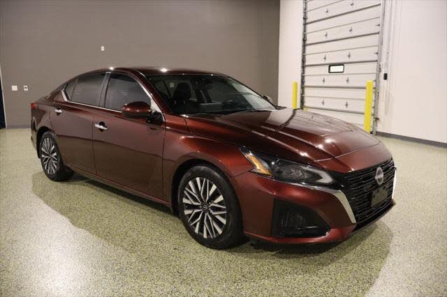 2023 Nissan Altima 2.5 SV FWD