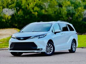 Toyota Sienna XLE 8-Passenger FWD