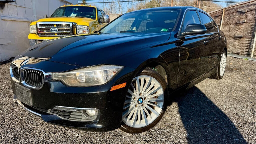 2013 BMW 3 Series 328i Sedan RWD