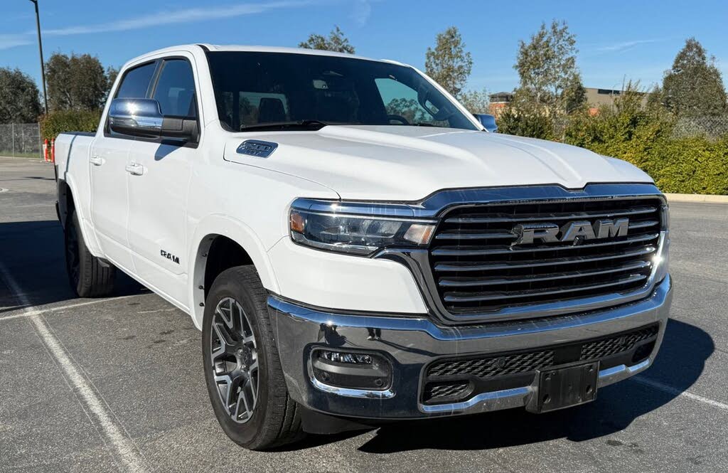 2025 RAM 1500 Laramie Crew Cab 4WD