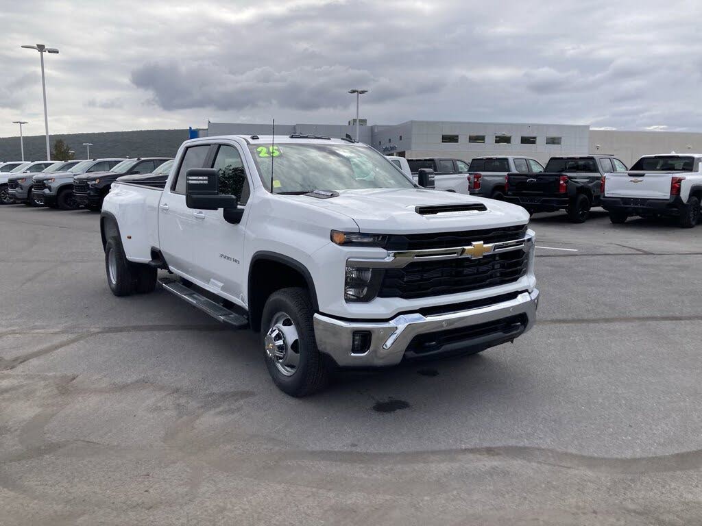 2025 Chevrolet Silverado 3500HD LT Crew Cab 4WD