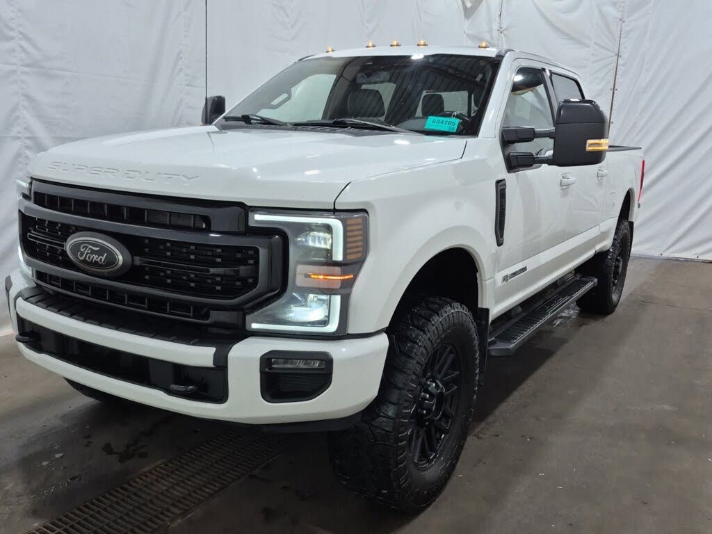 2022 Ford F-250 Super Duty Lariat Crew Cab 4WD
