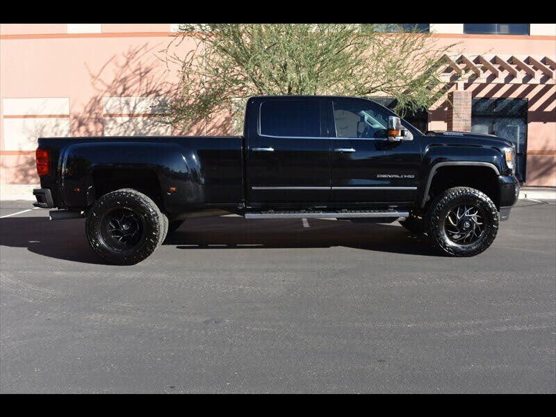 2018 GMC Sierra 3500HD Denali Crew Cab LB DRW 4WD