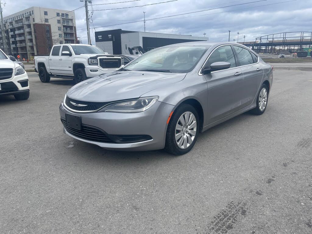2015 Chrysler 200 LX Sedan FWD