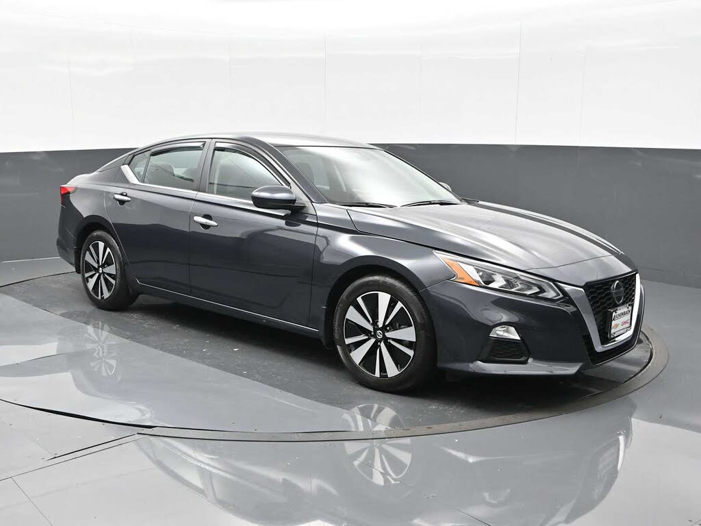 2022 Nissan Altima 2.5 SV FWD