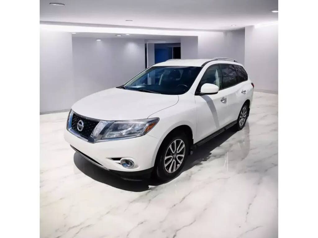 Nissan Pathfinder SV 4WD 2015