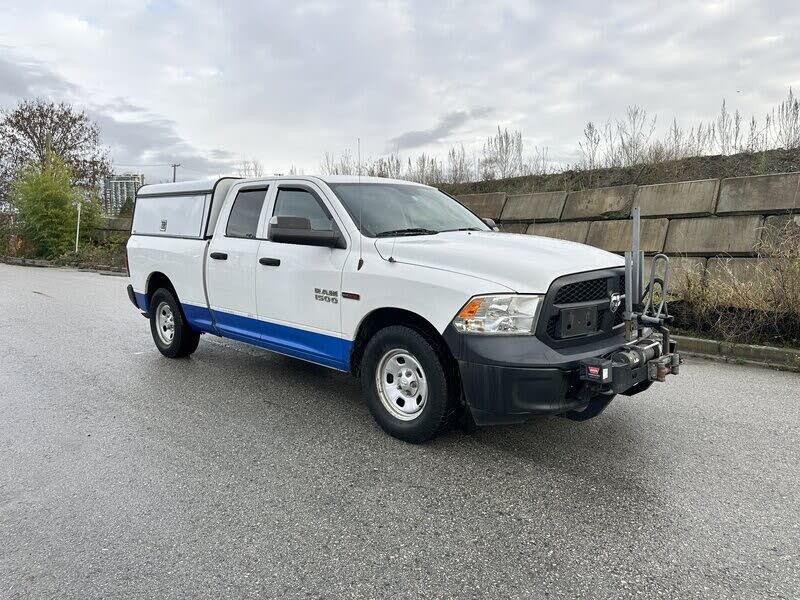 2016 RAM 1500 SLT Crew Cab RWD