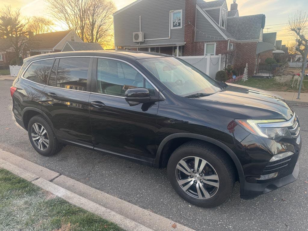 2017 Honda Pilot EX-L AWD with Honda Sensing