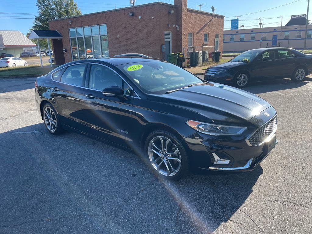 2019 Ford Fusion Hybrid Titanium FWD