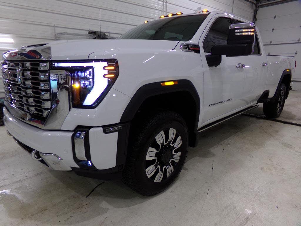 2024 GMC Sierra 2500HD Denali Crew Cab 4WD