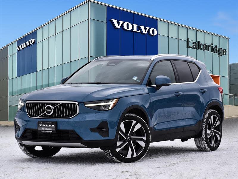 2023 Volvo XC40 B5 Plus Bright Theme AWD