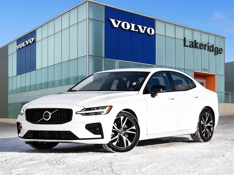 2024 Volvo S60 B5 Plus Dark Theme AWD