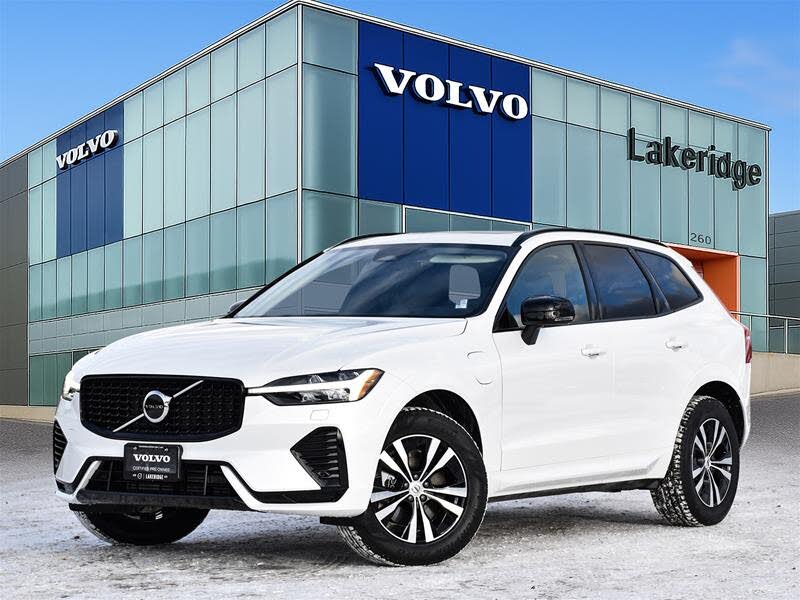 2025 Volvo XC60 Recharge T8 Core Dark Theme eAWD