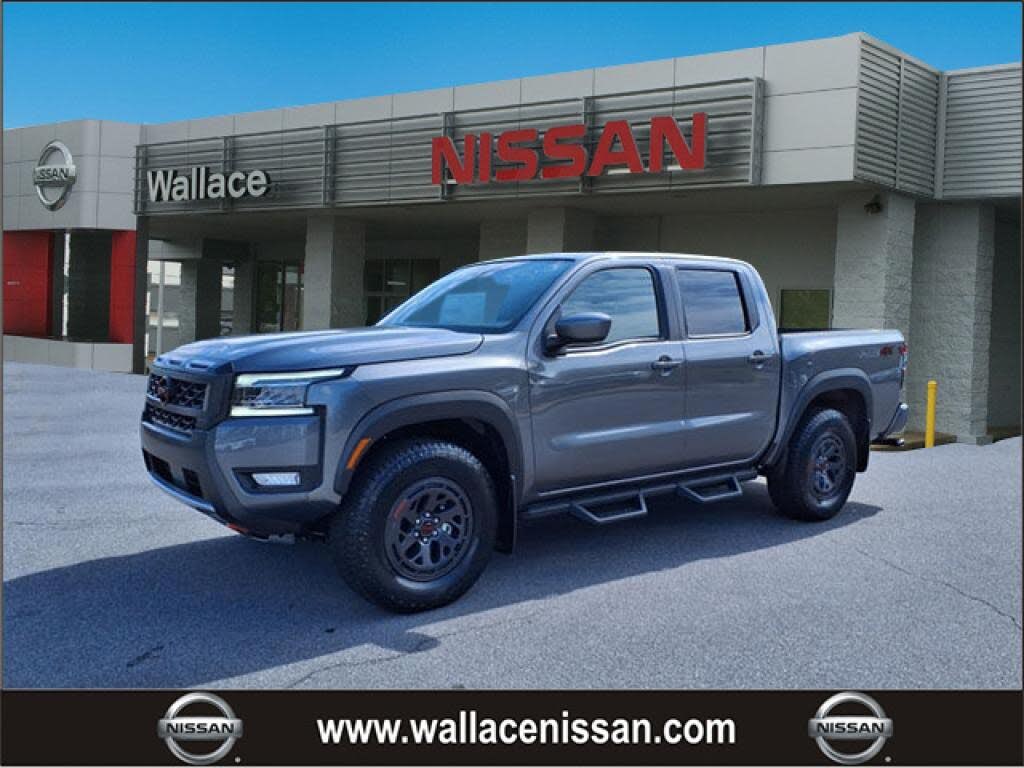 2025 Nissan Frontier PRO-4X Crew Cab 4WD