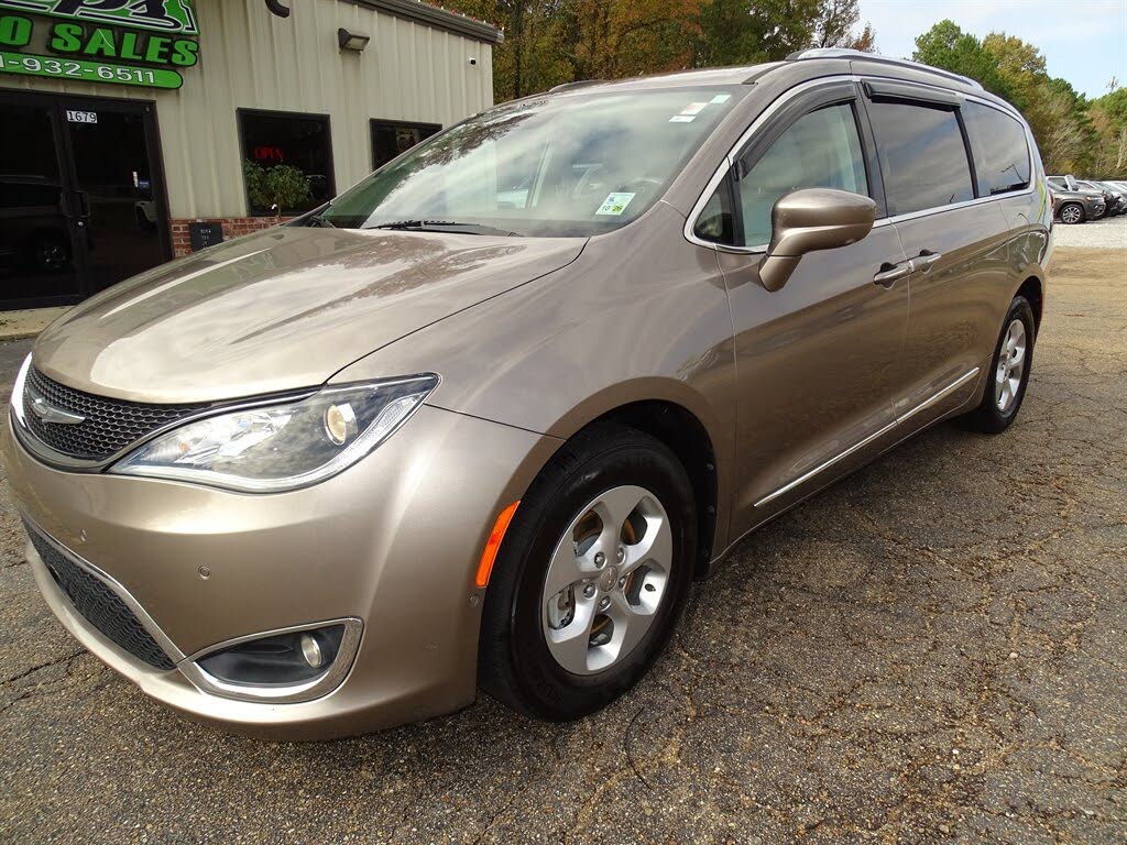 2017 Chrysler Pacifica Touring L Plus FWD