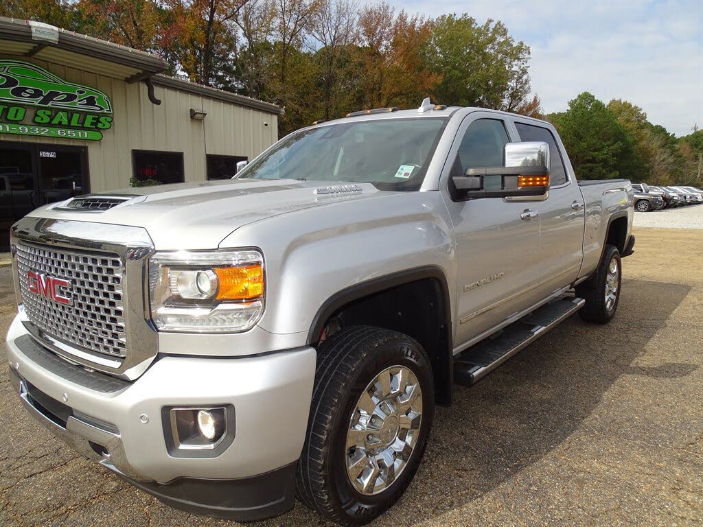 2017 GMC Sierra 2500HD Denali Crew Cab SB 4WD