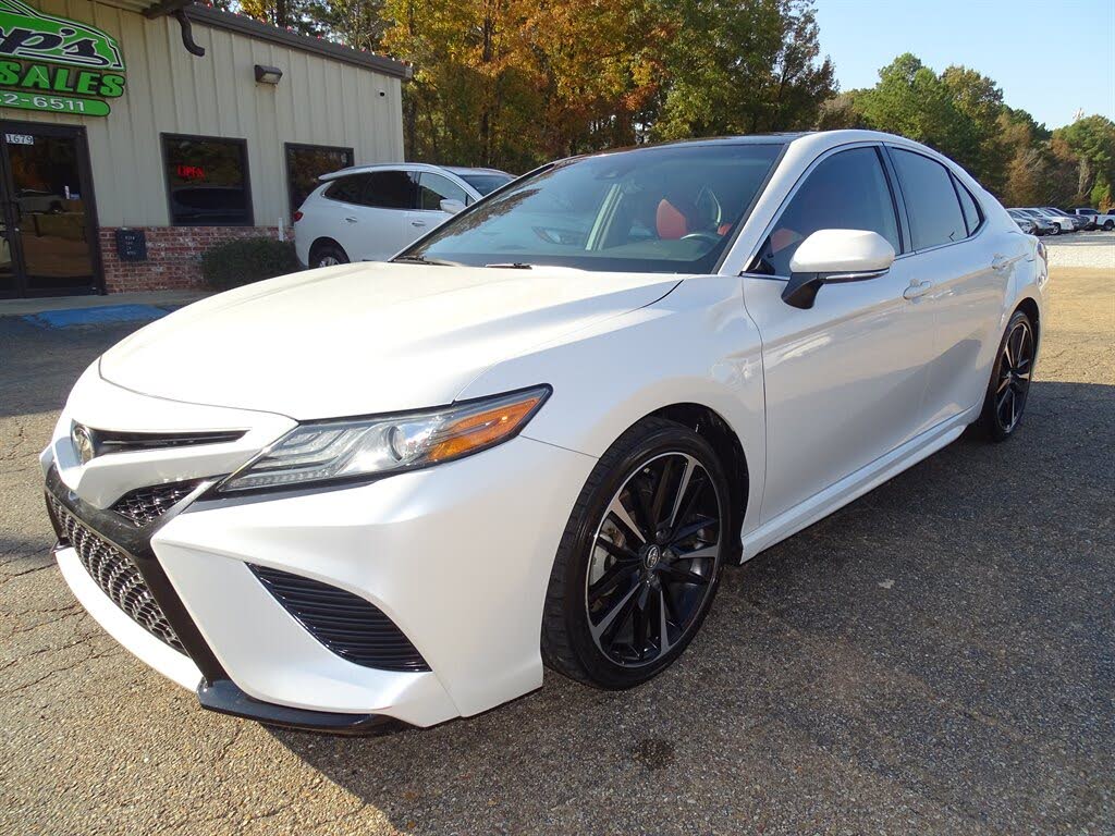 2019 Toyota Camry XSE FWD