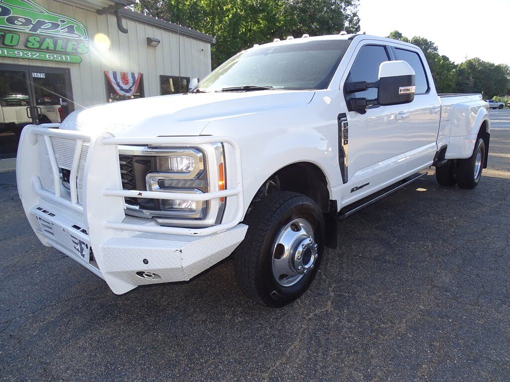 2023 Ford F-350 Super Duty Lariat Crew Cab LB DRW 4WD