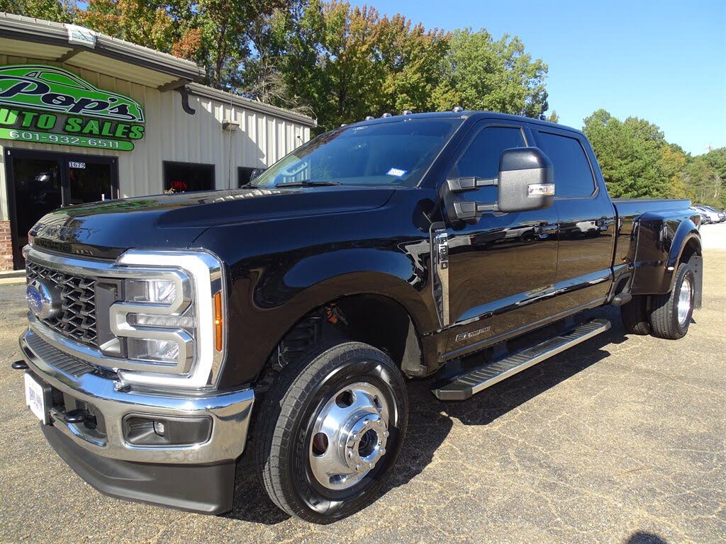 2025 Ford F-350 Super Duty Lariat Crew Cab LB DRW 4WD