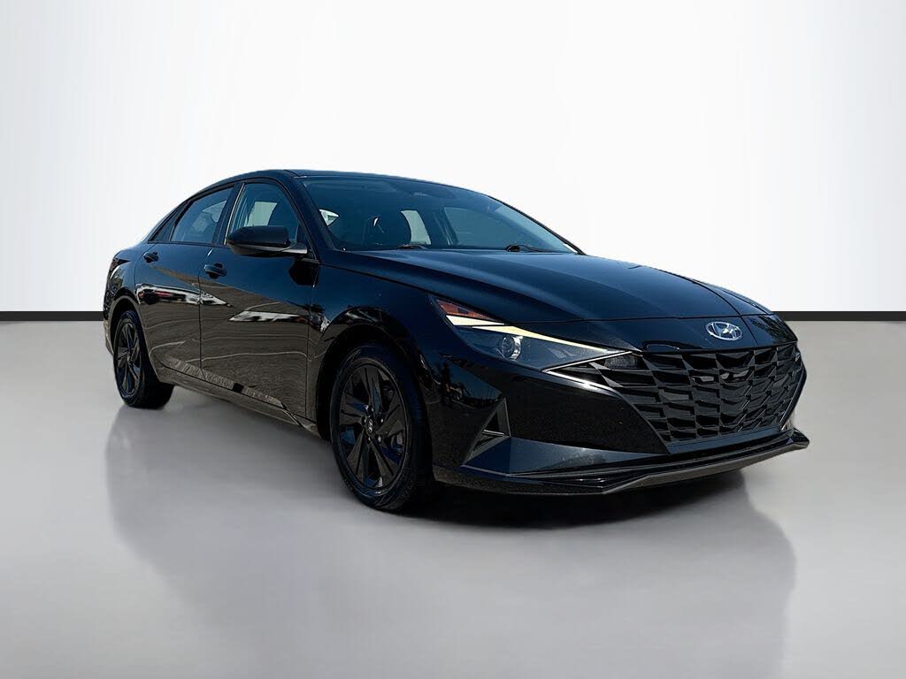 2023 Hyundai Elantra SEL FWD