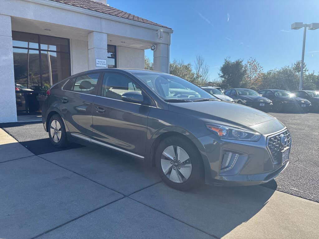 2022 Hyundai Ioniq Hybrid SE FWD
