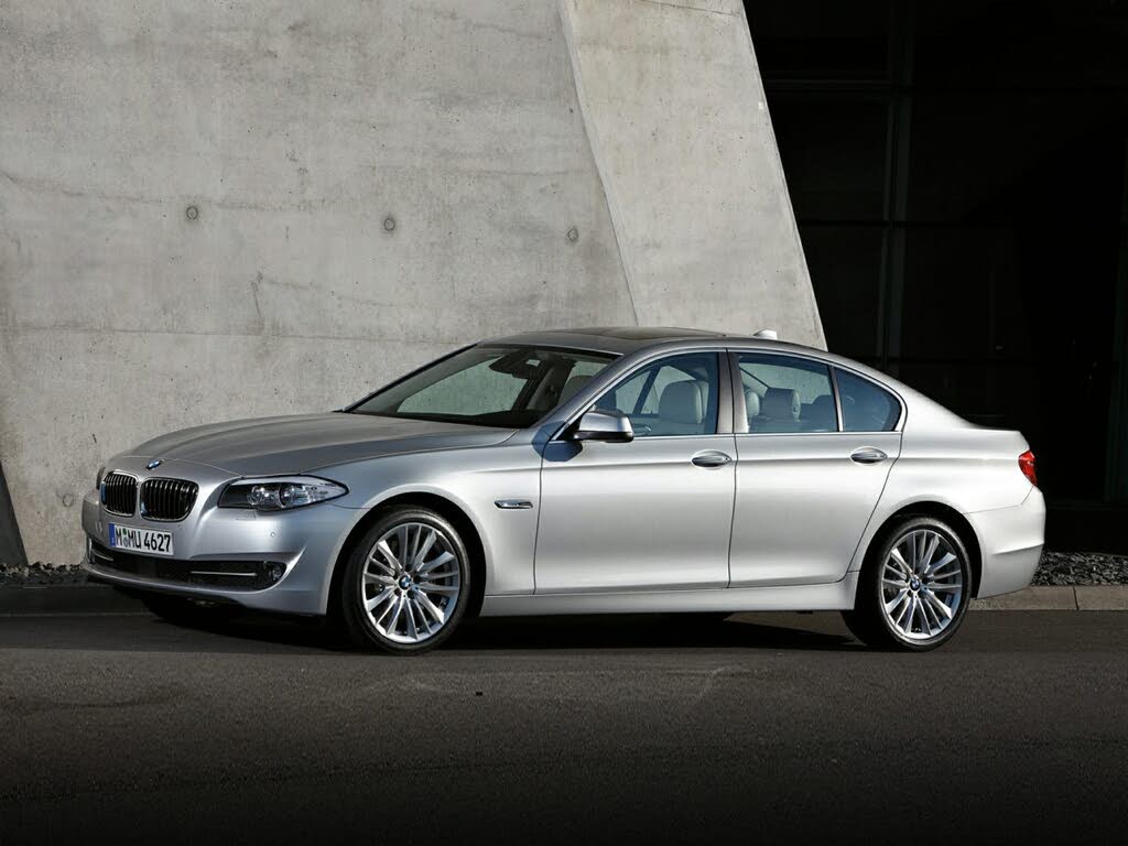 2011 BMW 5 Series 528i Sedan RWD