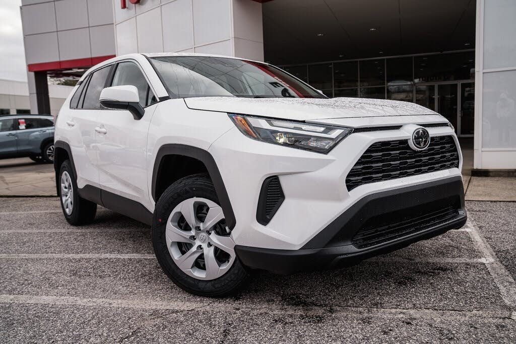 2025 Toyota RAV4 LE FWD