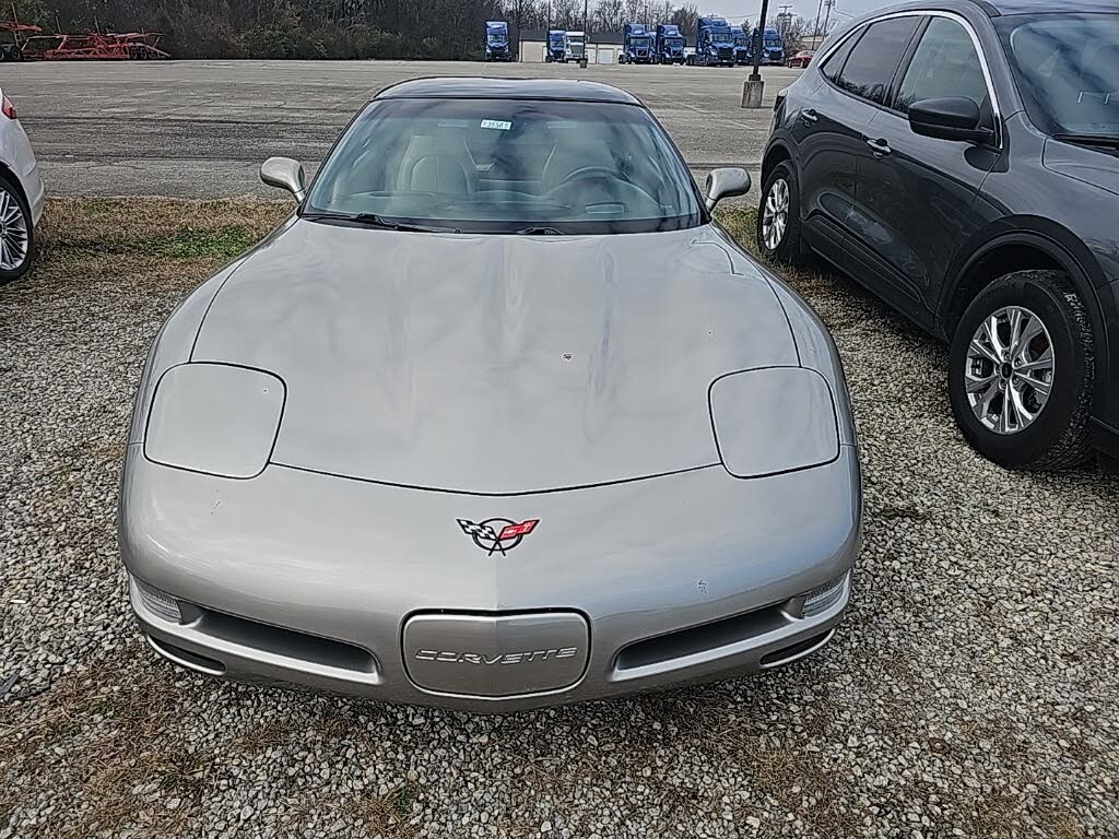 2000 Chevrolet Corvette Coupe RWD