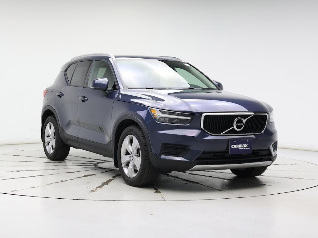 2022 Volvo XC40 T4 Momentum FWD