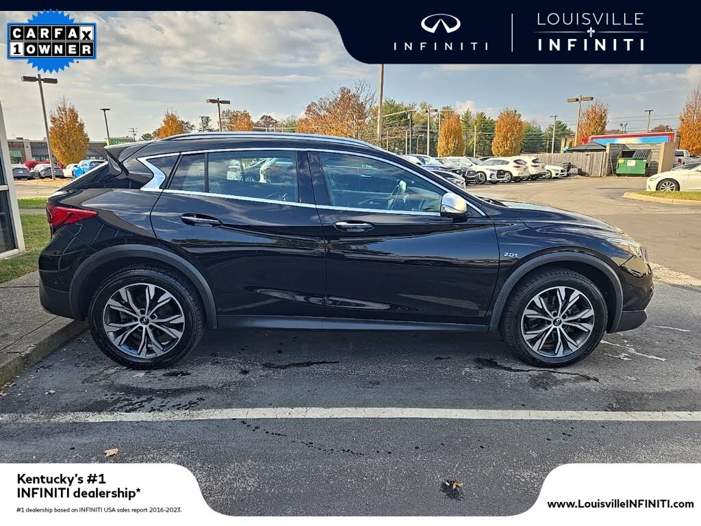 2017 INFINITI QX30 Premium AWD