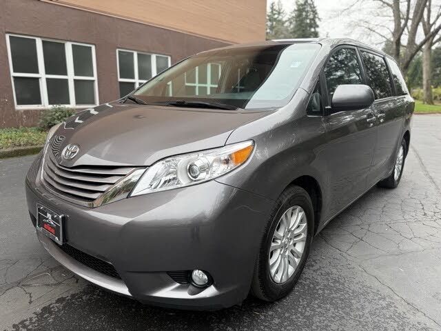 2017 Toyota Sienna Limited 7-Passenger FWD
