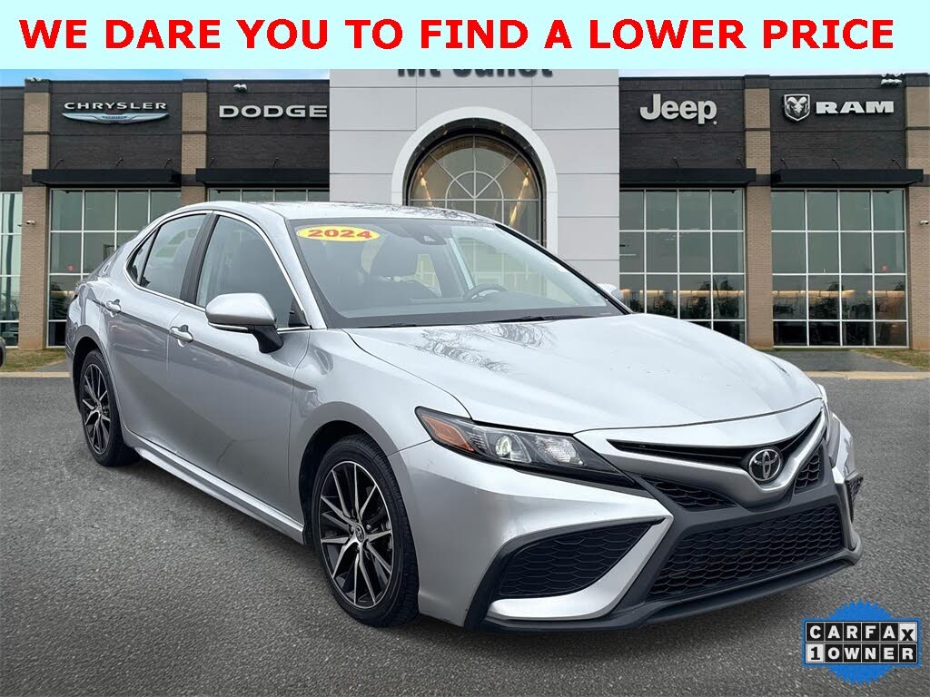 2024 Toyota Camry SE FWD