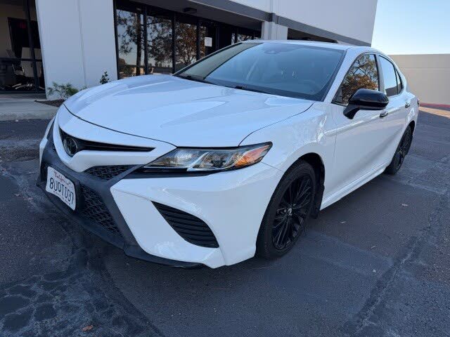 2019 Toyota Camry SE FWD