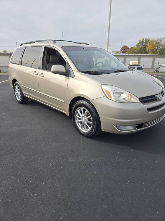 2005 Toyota Sienna XLE