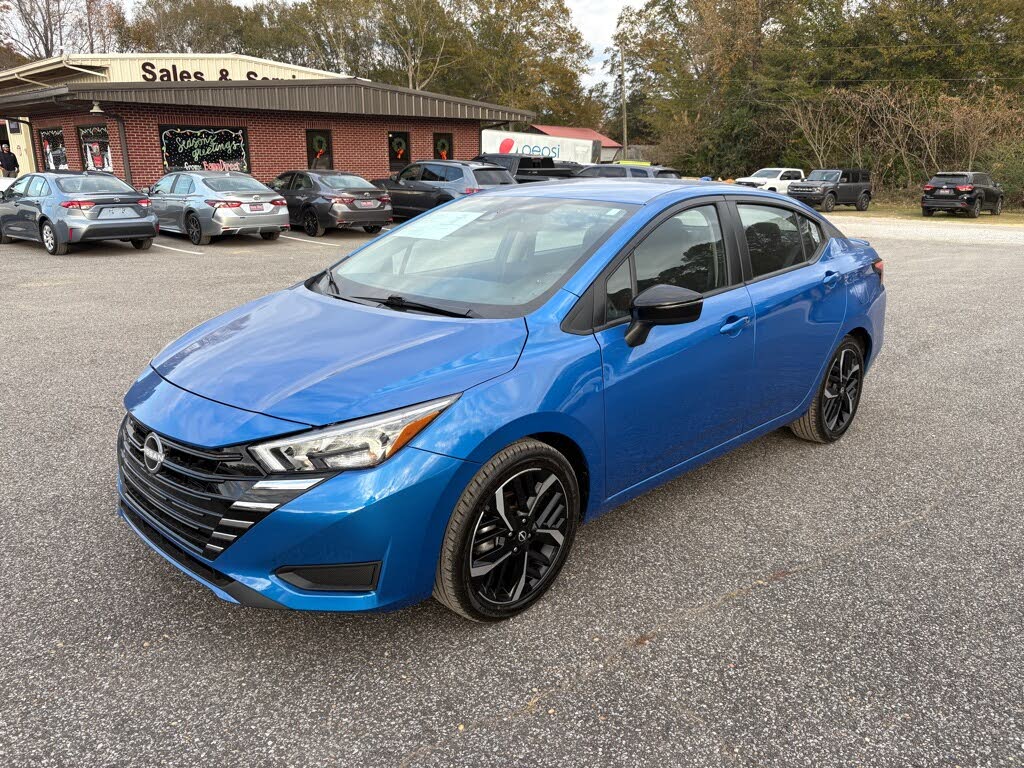 2024 Nissan Versa SR FWD