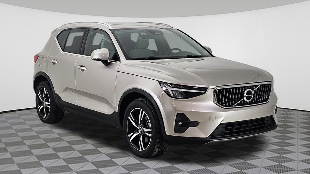 2023 Volvo XC40 B5 Plus Bright Theme AWD