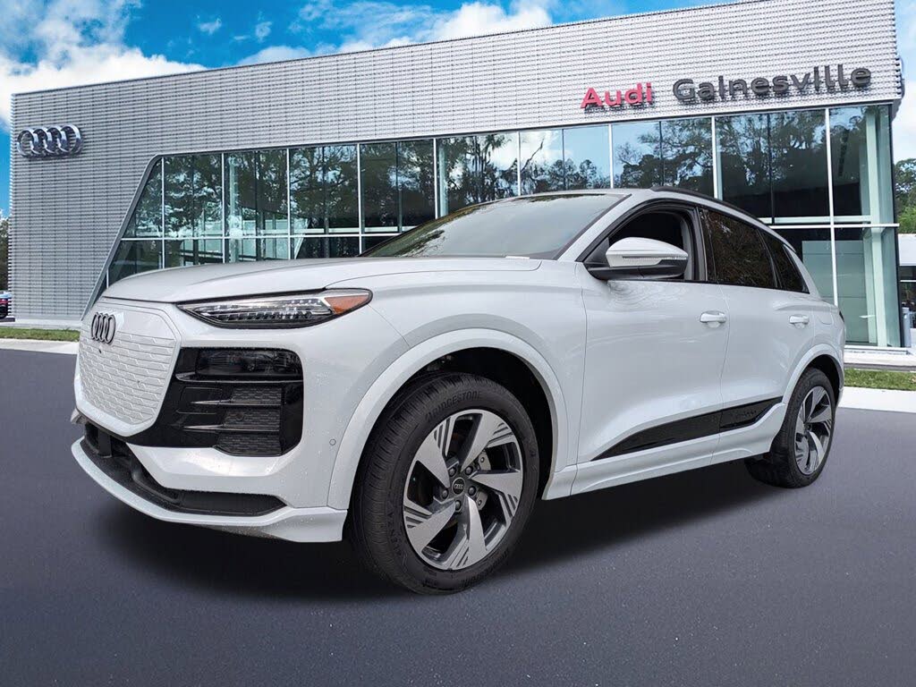 2025 Audi Q6 e-tron quattro Premium Plus