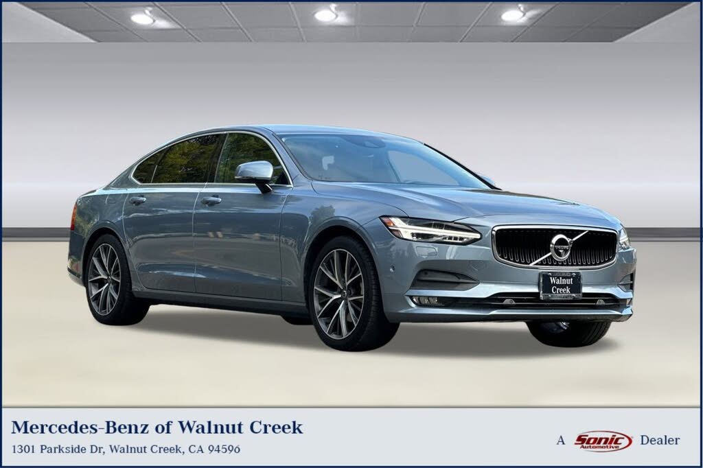 2018 Volvo S90 T5 Momentum AWD