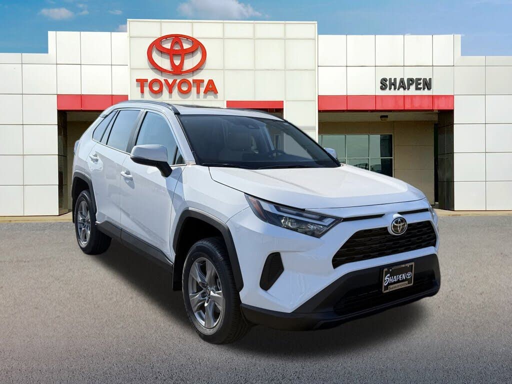 2025 Toyota RAV4 XLE FWD